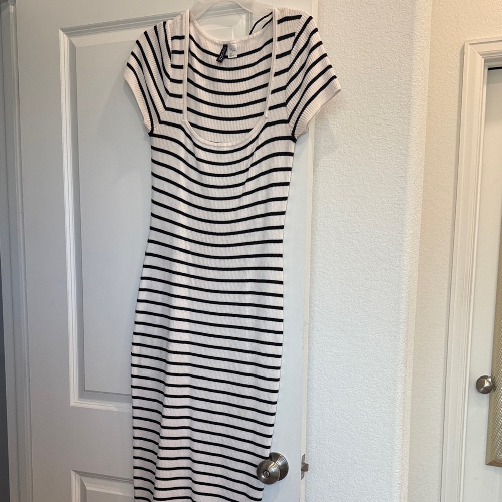 H&M Striped Black and White Midi Dress